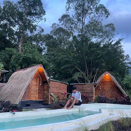 Triangular House And Hot Spring Hotel Kubupenlokan ภายนอก รูปภาพ