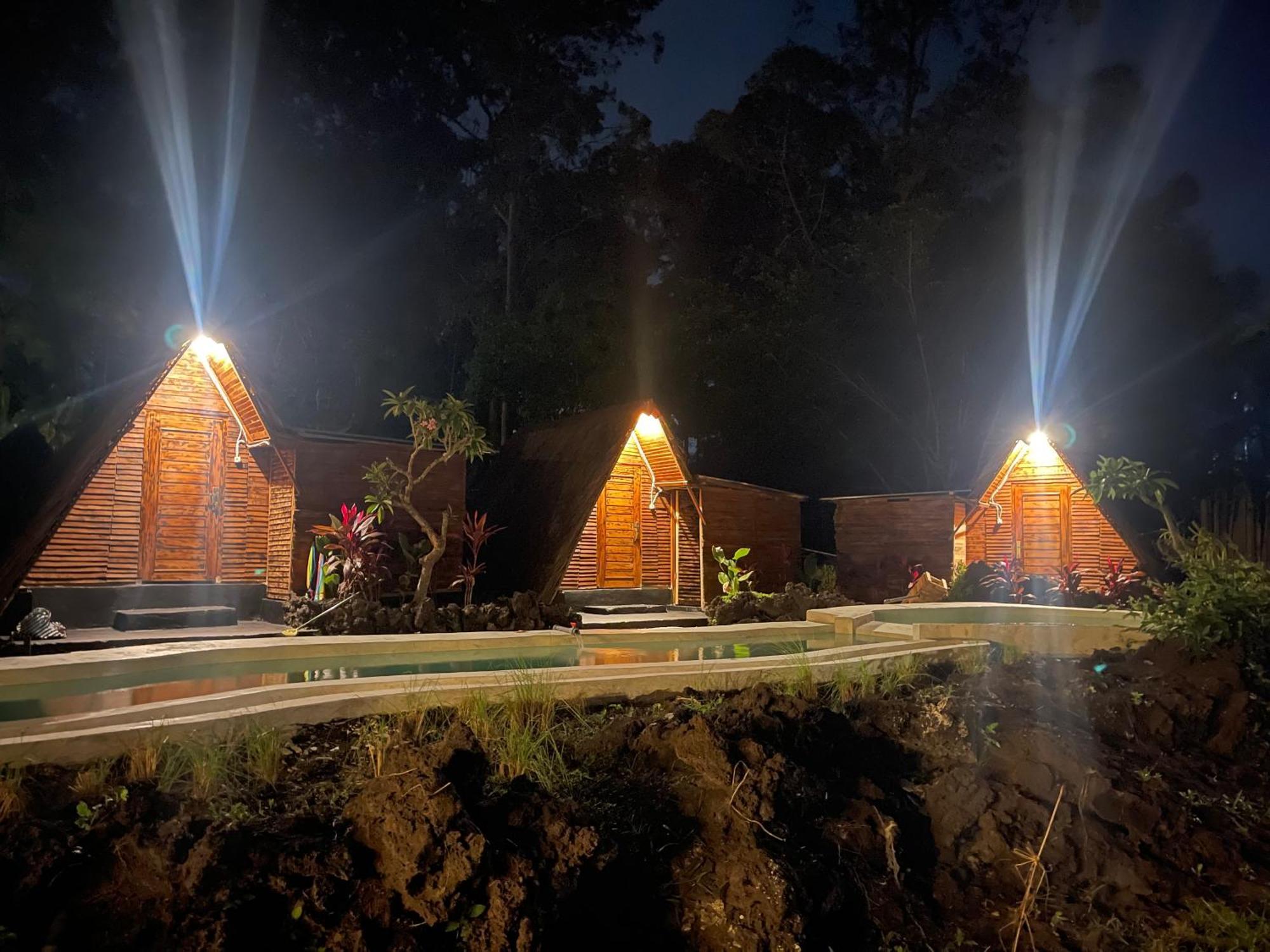 Triangular House And Hot Spring Hotel Kubupenlokan ภายนอก รูปภาพ