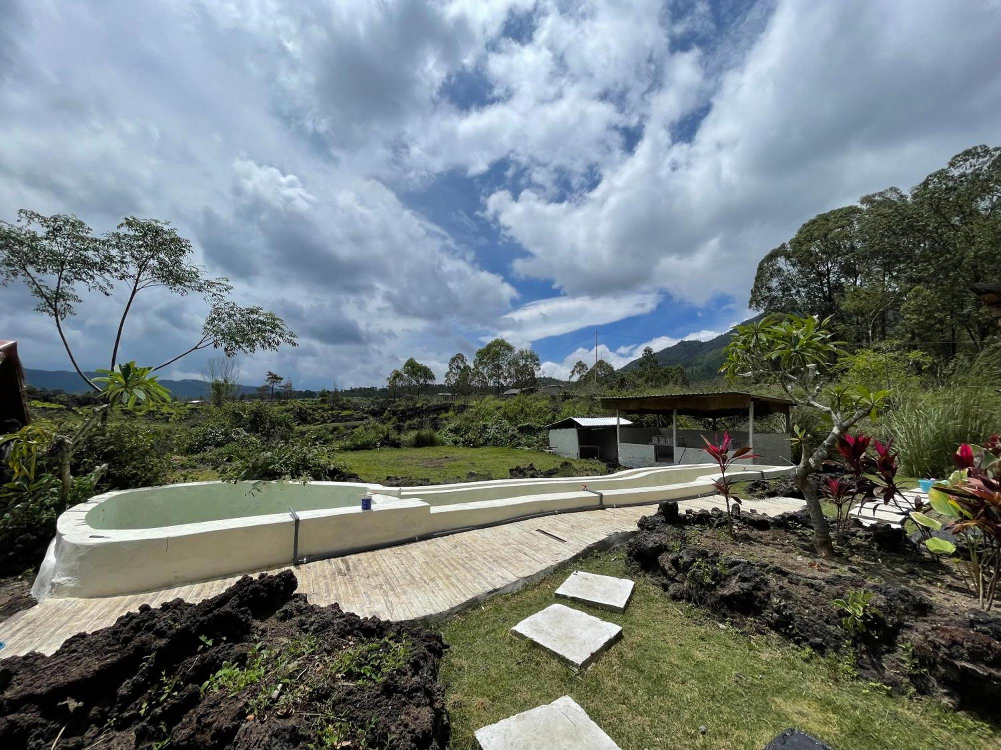 Triangular House And Hot Spring Hotel Kubupenlokan ภายนอก รูปภาพ