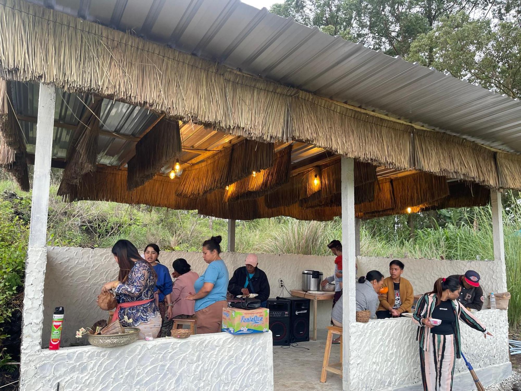 Triangular House And Hot Spring Hotel Kubupenlokan ภายนอก รูปภาพ