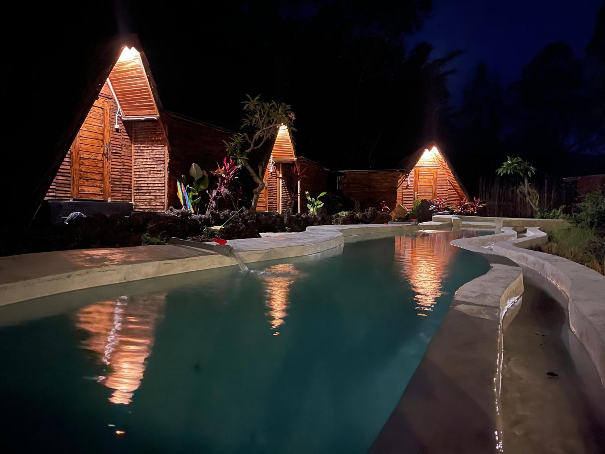 Triangular House And Hot Spring Hotel Kubupenlokan ภายนอก รูปภาพ