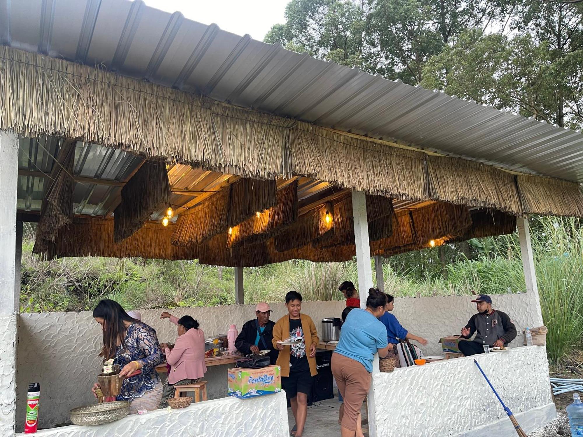 Triangular House And Hot Spring Hotel Kubupenlokan ภายนอก รูปภาพ