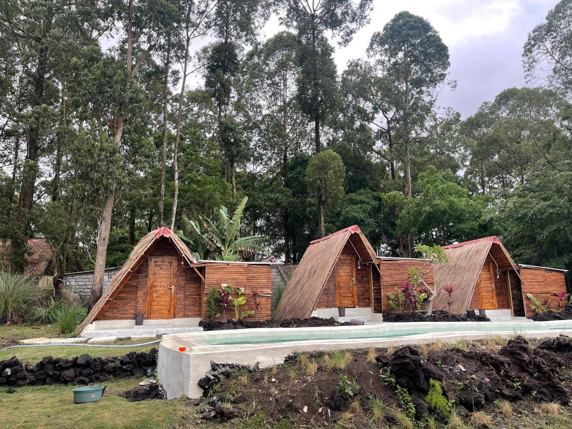 Triangular House And Hot Spring Hotel Kubupenlokan ภายนอก รูปภาพ